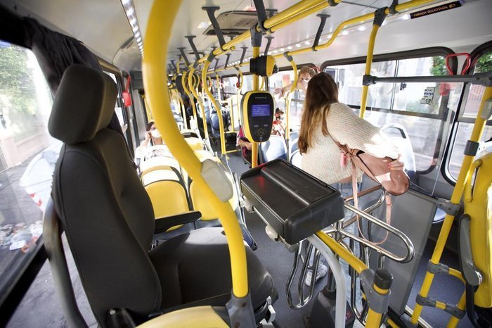 Numero de ônibus sem cobrador vai aumentar na capital